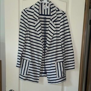 Vineyard Vines White and Navy Blue jacket with Notched Lapel